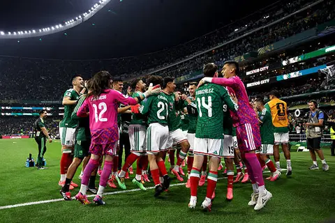 قيمتها مليون دولار.. قانون فيفا يُجبر منتخب المكسيك على إعادة ساعات فاخرة